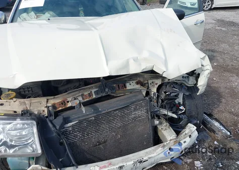 2010 Chrysler 300 Touring/Signature Series/Executive Series from USA, damaged, VIN 2C3CA5CV6AH284038